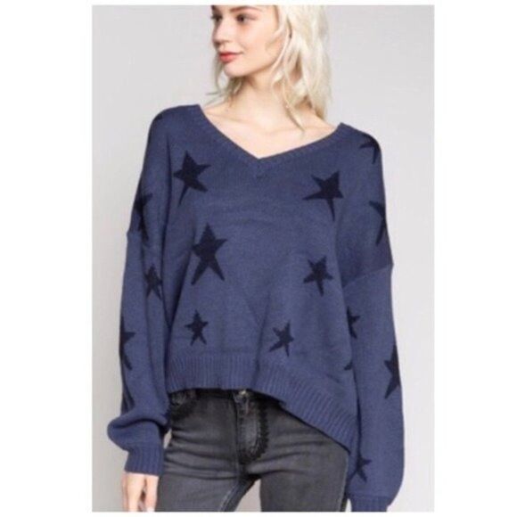 𝅺long Sleeve V-Neck Sweater with Star Detail - Picture 6 of 12